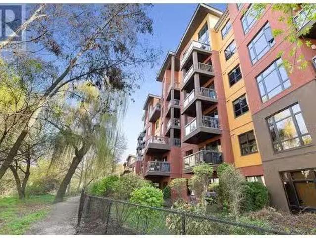 Condo for sale in Winfield, British Columbia