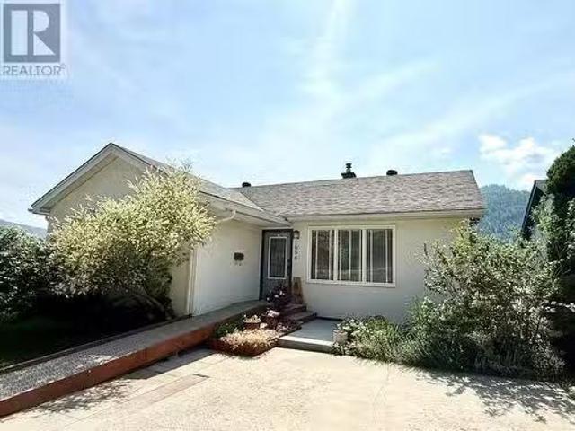 House for sale in Warfield, British Columbia