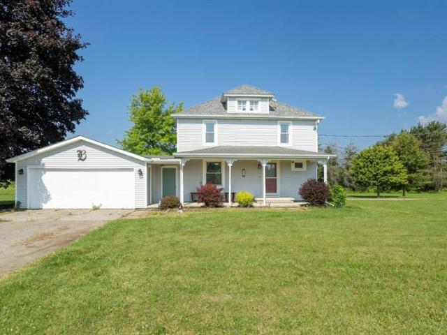 House for sale in Croswell