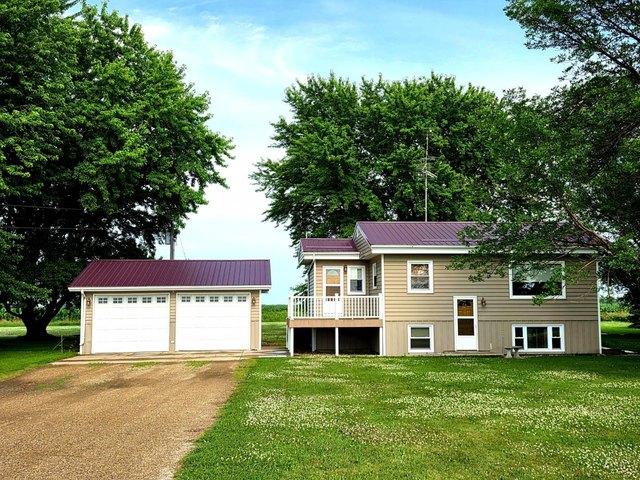 House for sale in Wheaton, Traverse County