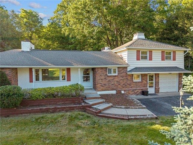 House for sale in Jamesville, New York
