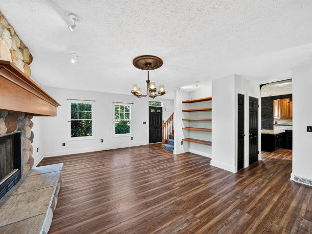 House for sale in Midway Corners, Bremen