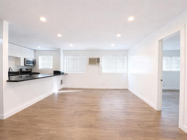 Apartment for rent in Canoga Park, California