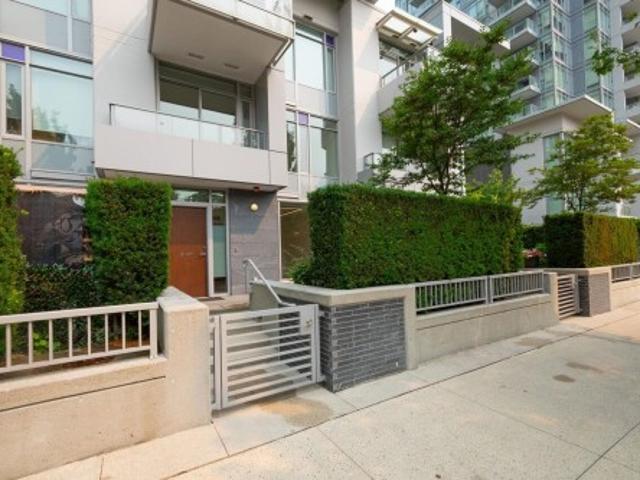 Townhouse for sale in Metrotown, Burnaby
