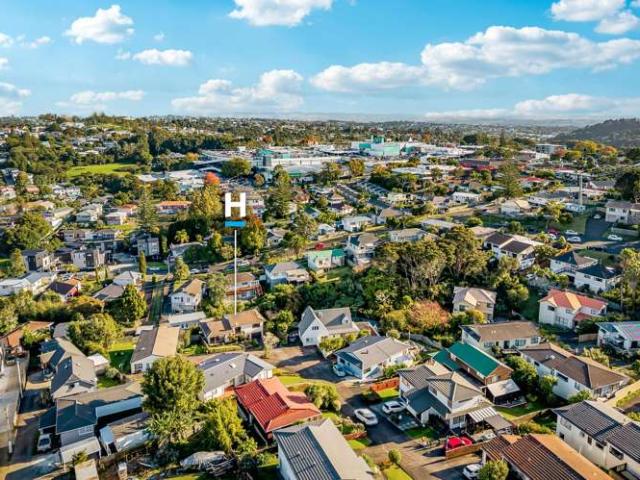 House for sale in Wairau Valley