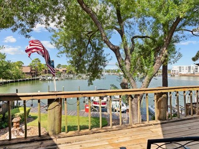 Townhouse for sale in League City, Texas