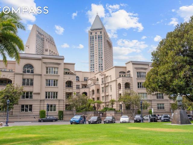 Townhouse for sale in San Diego