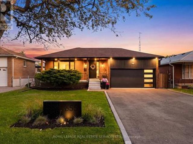 House for sale in Applewood, Mississauga