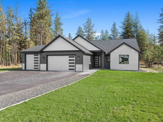 House for sale in Nine Mile Falls, Washington