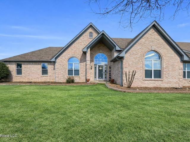 House for sale in Nesbit, Mississippi