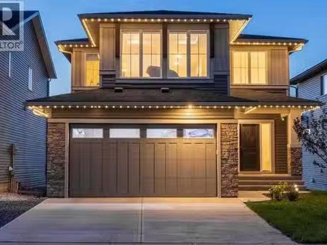 House for sale in Airdrie, Alberta