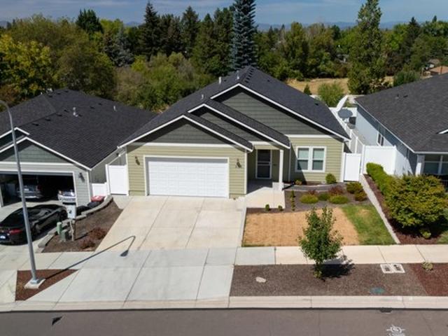 House for sale in Oregonia