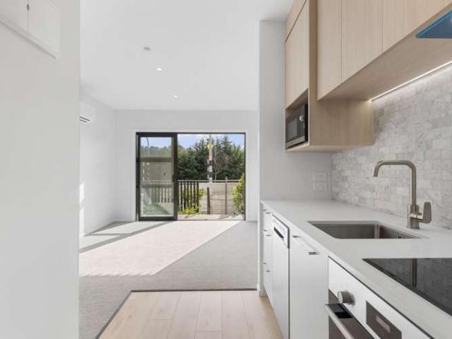 Apartment for sale in Oratia
