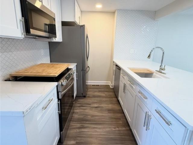 Condo for sale in Brunswick