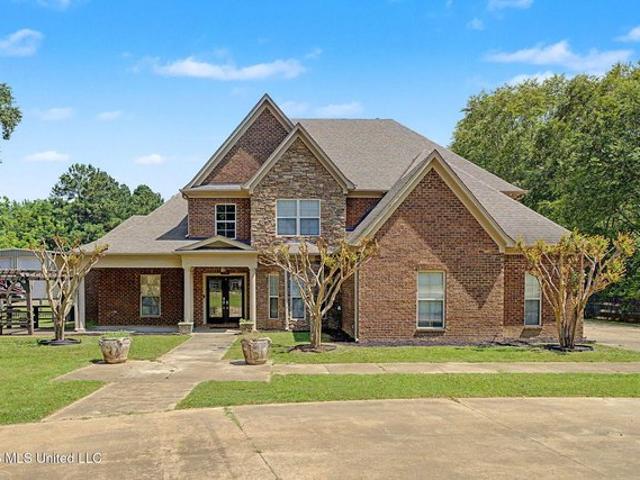 House for sale in Nesbit, Mississippi