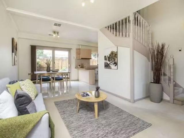House for rent in Avondale Heights, Victoria