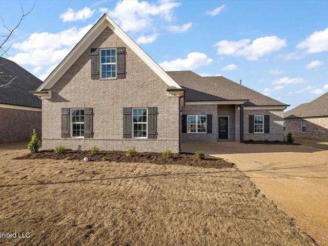 House for sale in Nesbit, Mississippi