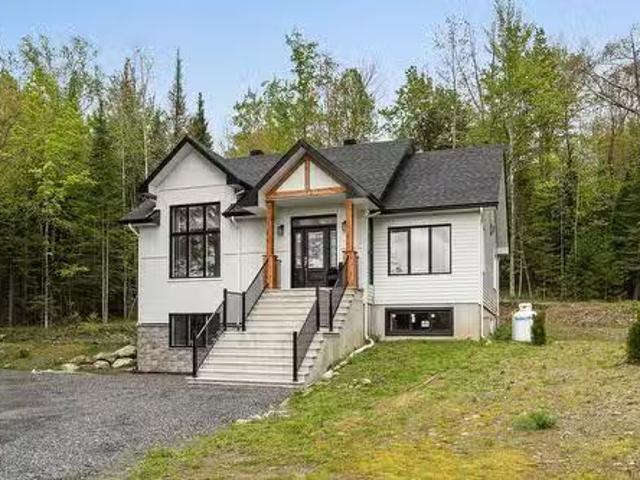 House for sale in Memphrémagog, Quebec