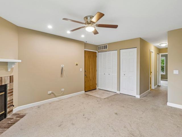 Condo for sale in Bartlett, Illinois