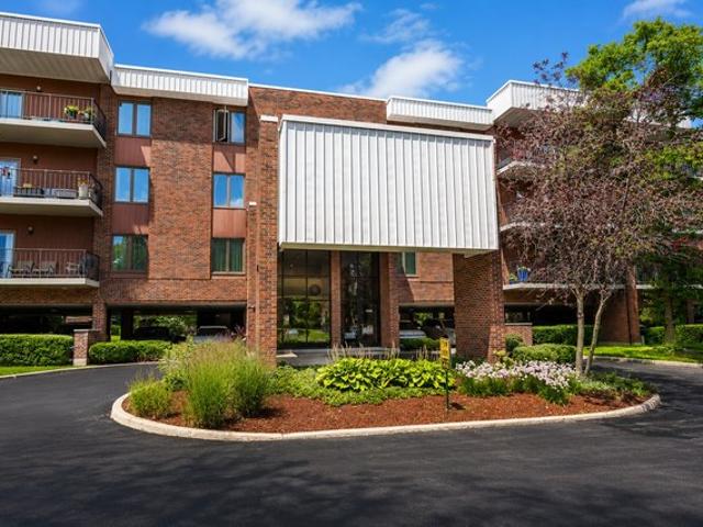 Condo for sale in Downers Grove, Illinois