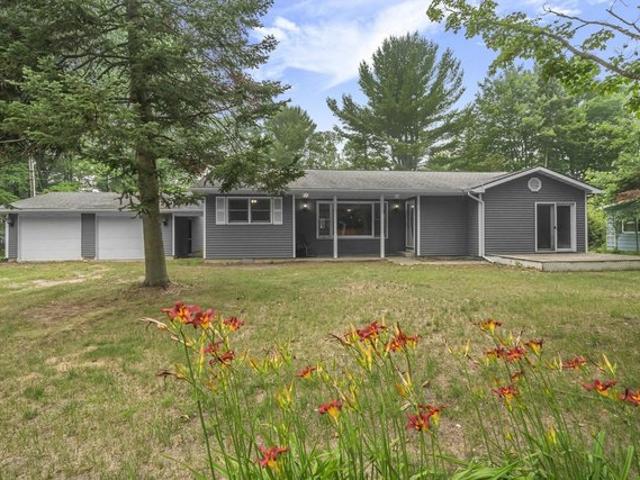 House for sale in Green Lake, Michigan