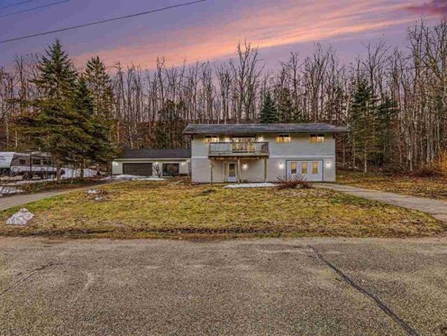 House for sale in Charlevoix, Michigan