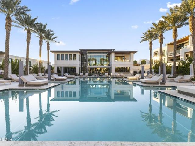 Condo for sale in Paradise Valley, Arizona