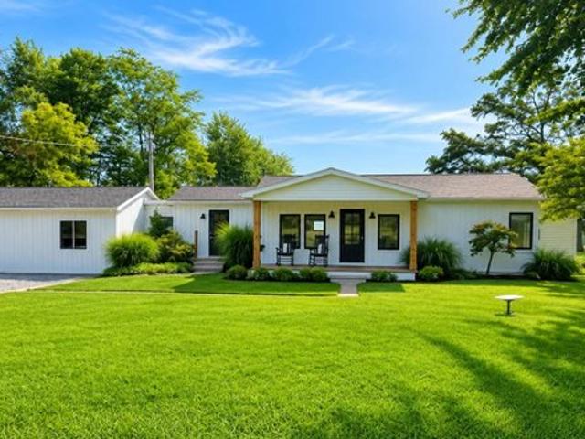 House for sale in Fairfield, Illinois