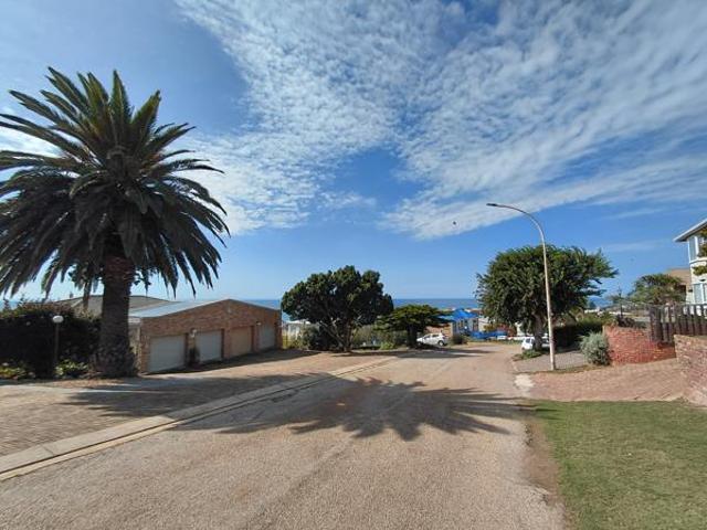 Land for sale in Cape St Francis, Eastern Cape