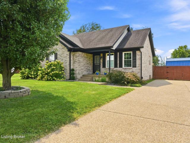House for sale in Mount Washington, Kentucky