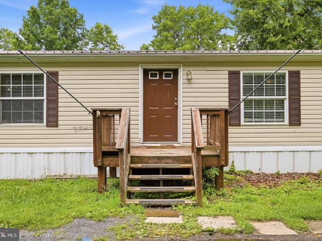 House for sale in Hardy, West Virginia