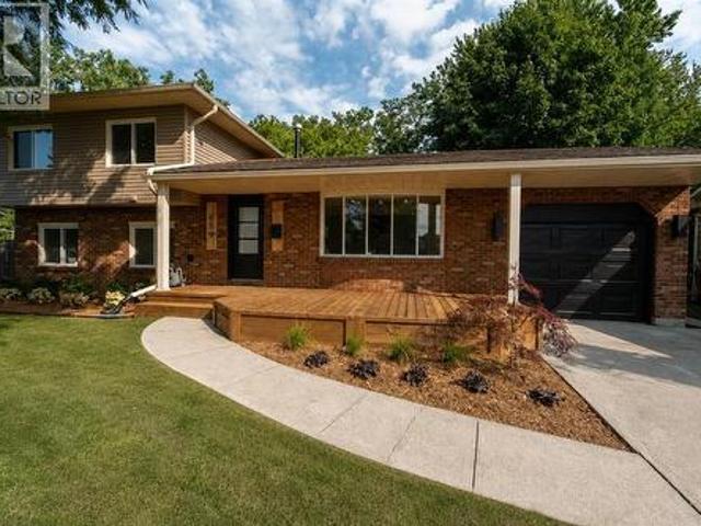 House for sale in Brights Grove, Ontario