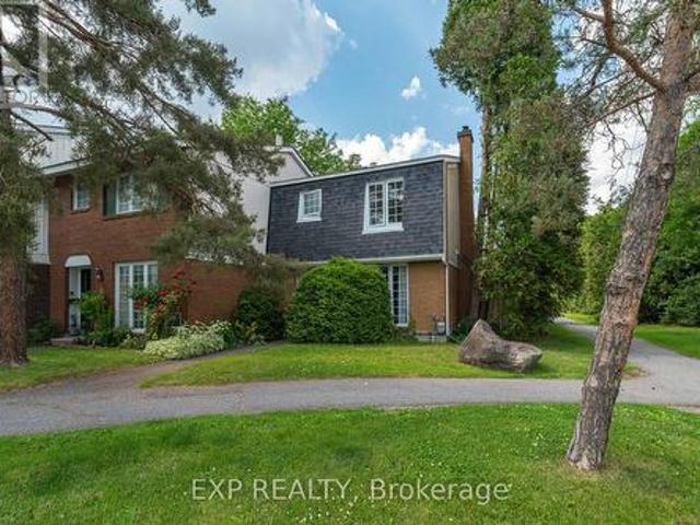 Townhouse for sale in Ottawa