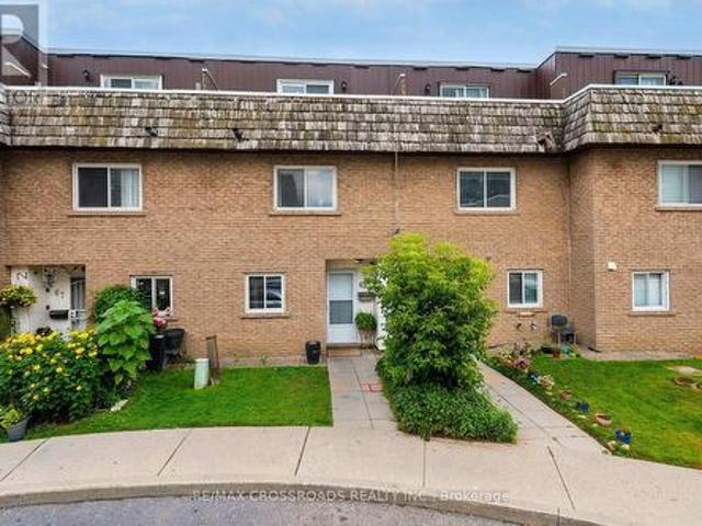 Townhouse for sale in Woburn, Ontario