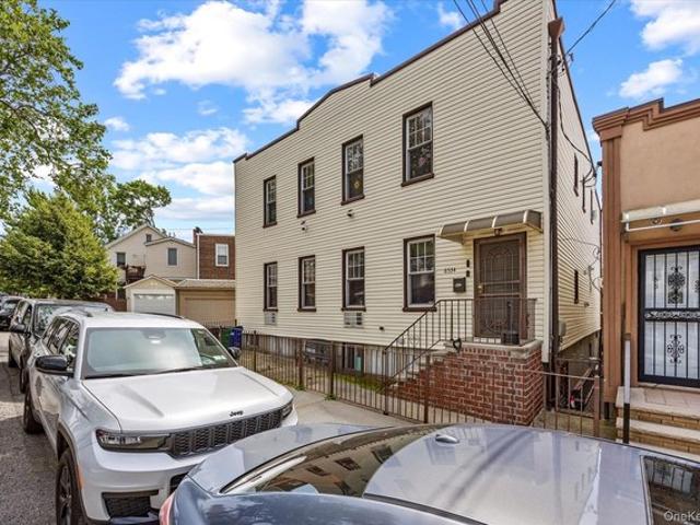 House for sale in Queens, Arverne
