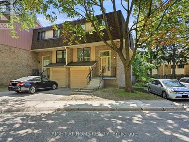 Townhouse for sale in Woburn, Ontario