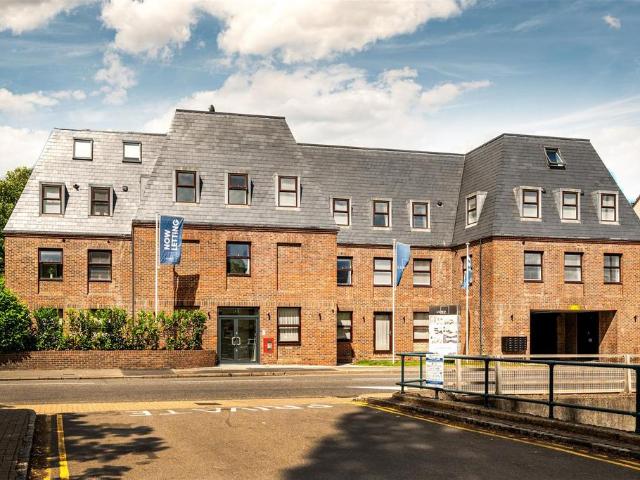 Apartment for rent in Totteridge, Cressex