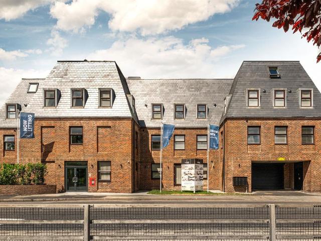 Apartment for rent in Totteridge, Cressex