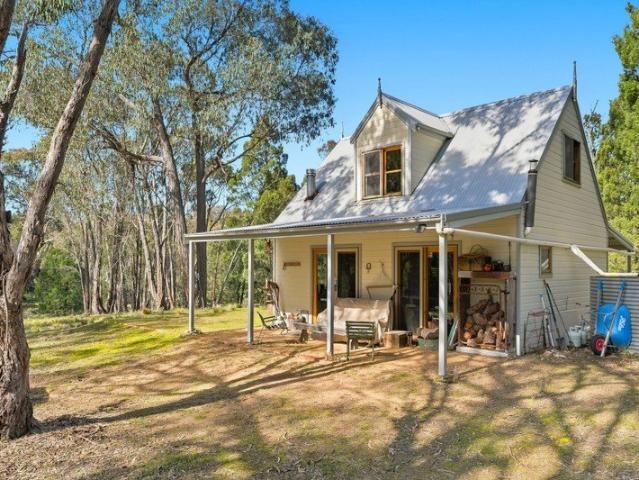 Cottage for sale in Woodstock, New South Wales