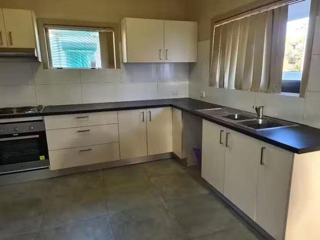 House for rent in Guildford