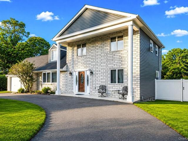 House for sale in Centereach, New York