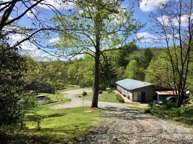 House for sale in Spruce Pine, North Carolina