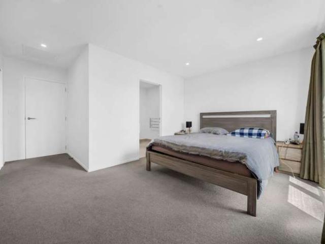 Townhouse for sale in Whangaparaoa
