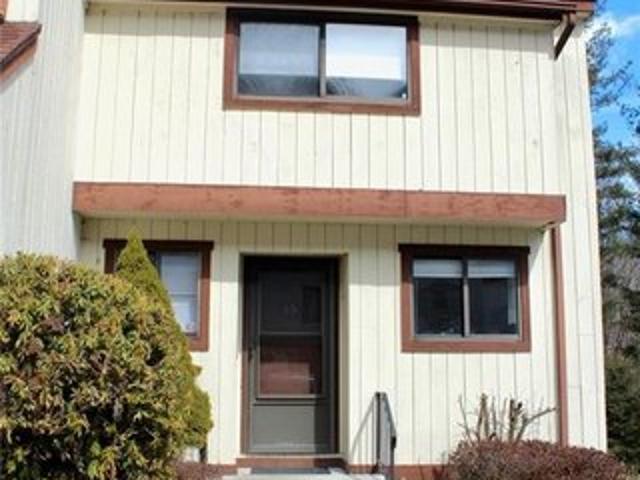 Townhouse for sale in Beacon Falls, Connecticut