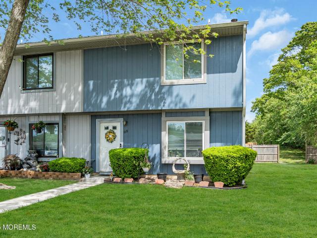 Condo for sale in Brick