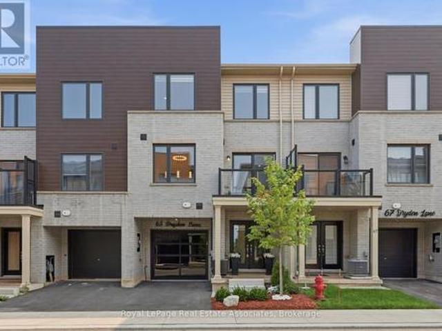 Townhouse for sale in Ancaster, Ontario