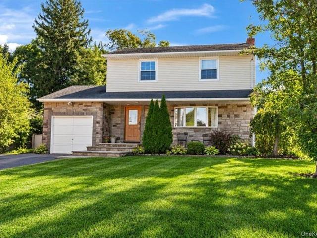 House for sale in Commack, Town of Huntington