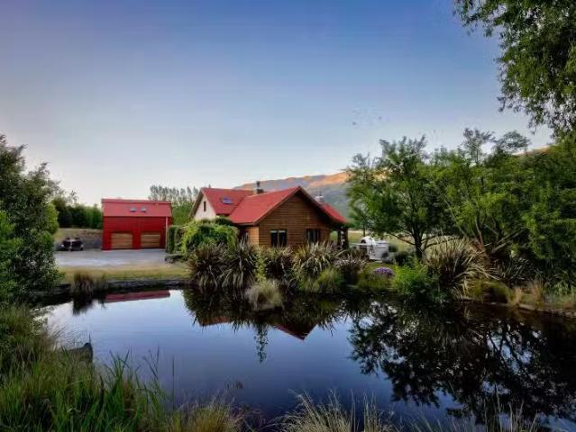 House for sale in Otakou