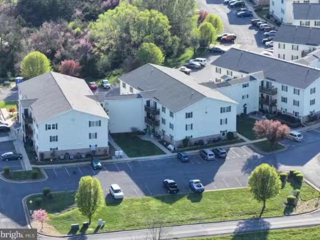 Condo for sale in Winchester