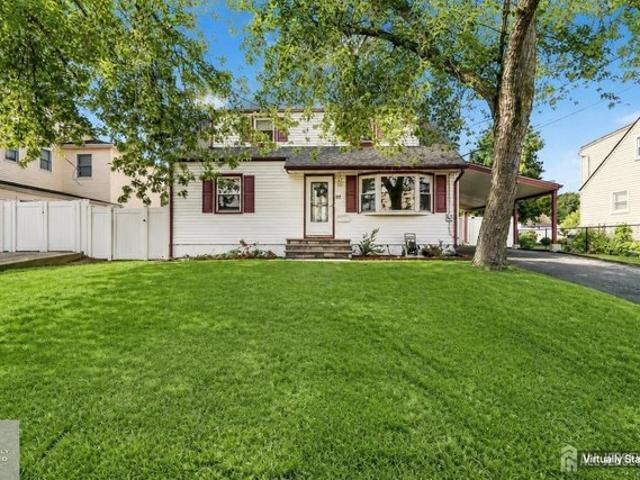 House for sale in Cliffwood, New Jersey